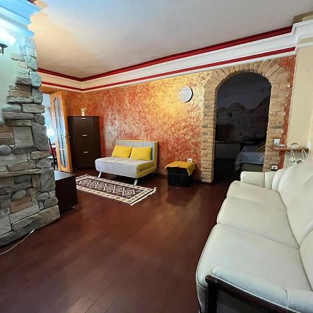 Apartament Central Targu Neamt ภายนอก รูปภาพ
