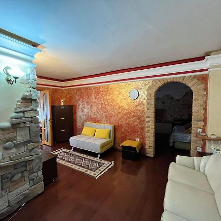 Apartament Central Targu Neamt ภายนอก รูปภาพ
